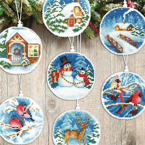 Christmas tree toy. Plastic Canvas Cross-stitch kit T-20C Winter evening