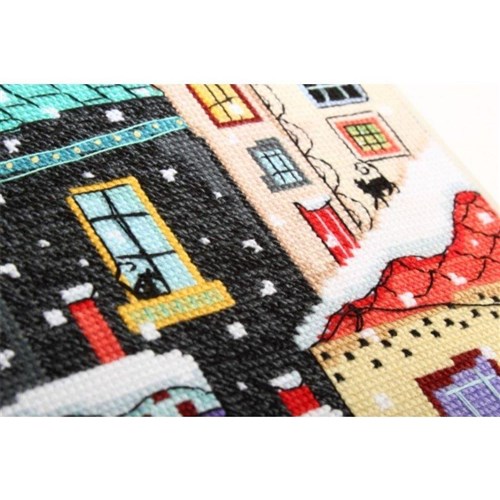 Snow falling M654 Counted Cross Stitch Kit