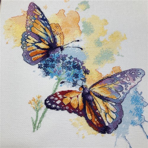 Colorful Flight R1941 Counted Cross Stitch Kit