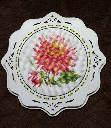 Dahlia 0-139 Counted Cross-Stitch Kit