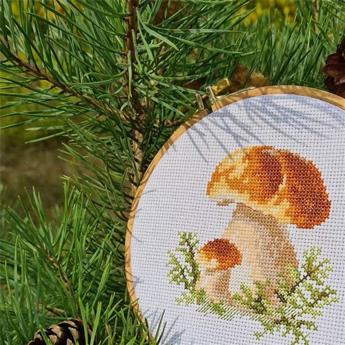 White Mushrooms 0-144 Counted Cross-Stitch Kit