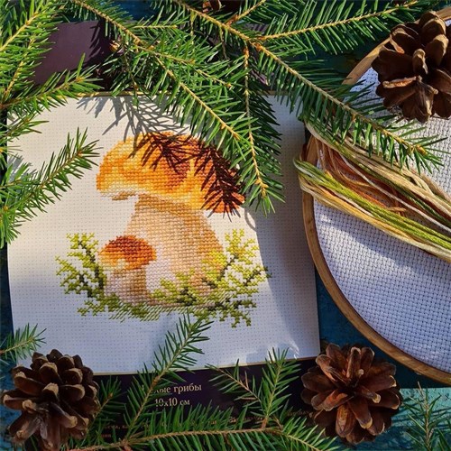 White Mushrooms 0-144 Counted Cross-Stitch Kit