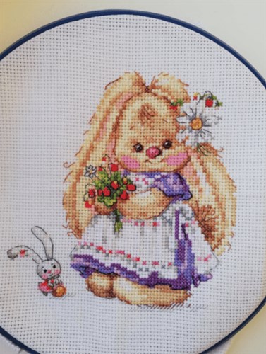 Rabbit Mi. Strawberry 0-179 Counted Cross-Stitch Kit
