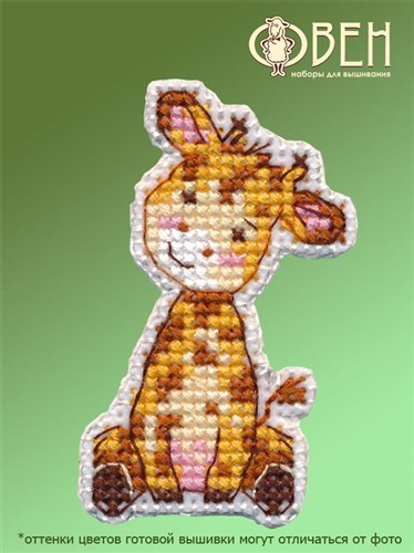 Badge- giraffe 1320 Plastic Canvas Counted Cross Stitch Kit