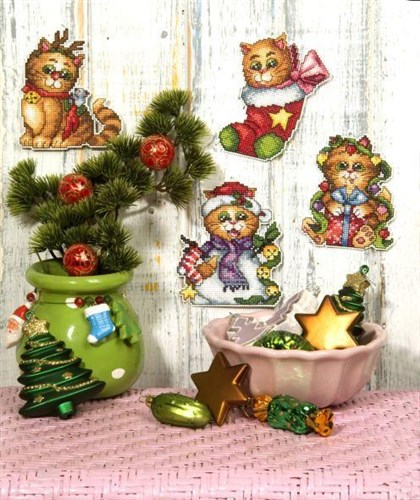 Counted cross stitch kit with plastic canvas "Cats" set of 4 designs 7627