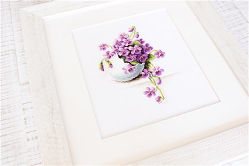 Easter greeting card B104L Counted Cross-Stitch Kit