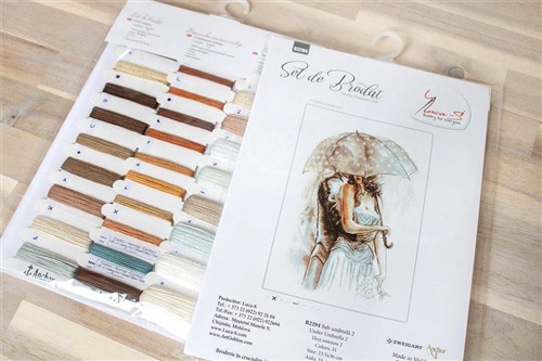 Under Umbrella B2294L Counted Cross-Stitch Kit