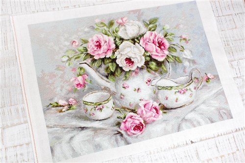English Tea & Roses  B2317L Counted Cross-Stitch Kit