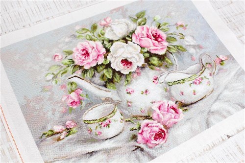 English Tea & Roses  B2317L Counted Cross-Stitch Kit