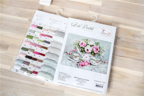 English Tea & Roses  B2317L Counted Cross-Stitch Kit
