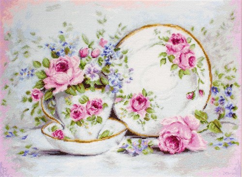 Trio & Blooms  B2318L Counted Cross-Stitch Kit