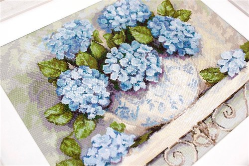 Hydrangeas  B2328L Counted Cross-Stitch Kit
