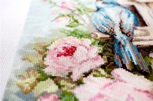 Bird House & Roses B2352L Counted Cross-Stitch Kit
