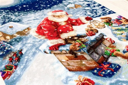 Santa Claus B577L Counted Cross-Stitch Kit