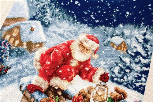 Santa Claus B577L Counted Cross-Stitch Kit