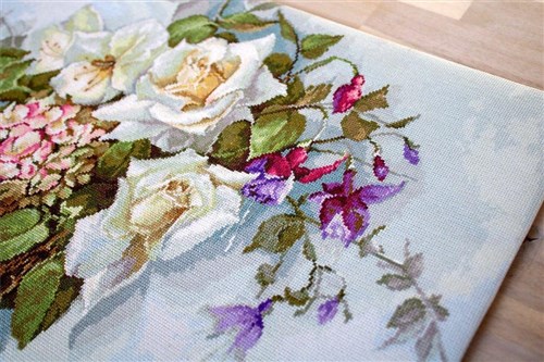 Bouquet with Roses BA2363L Counted Cross-Stitch Kit