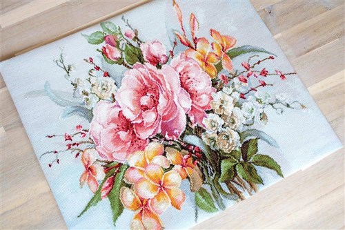 Flower bouquet BA2364L Counted Cross-Stitch Kit