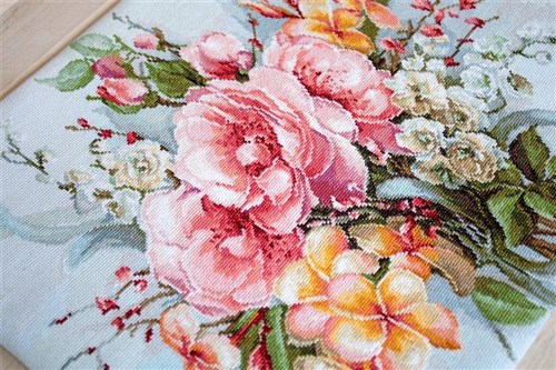 Flower bouquet BA2364L Counted Cross-Stitch Kit