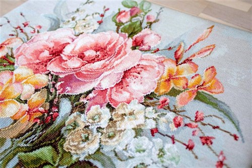 Flower bouquet BA2364L Counted Cross-Stitch Kit