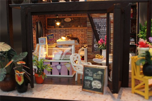 Miniature Wizardi Roombox Kit - Coffee House Dollhouse Kit