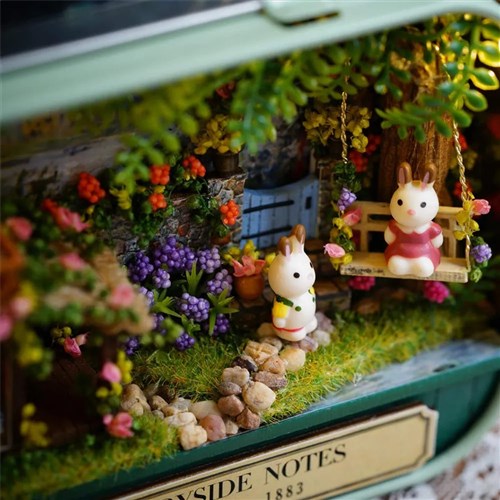 Miniature Wizardi Roombox Kit - Countryside Notes