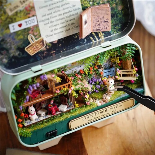 Miniature Wizardi Roombox Kit - Countryside Notes