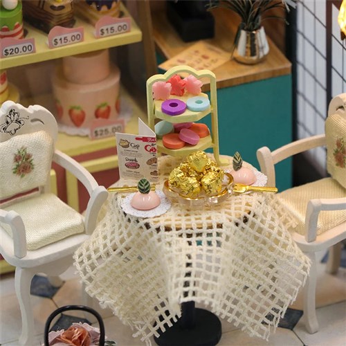 Miniature Wizardi Roombox Kit - Dessert Cafe