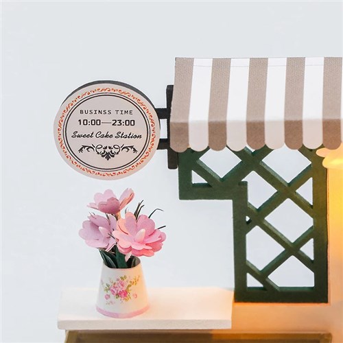 Miniature Wizardi Roombox Kit - Dessert Cafe