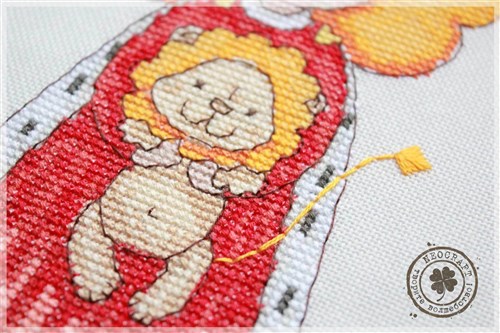 Leo GR-08 Counted Cross-Stitch Kit