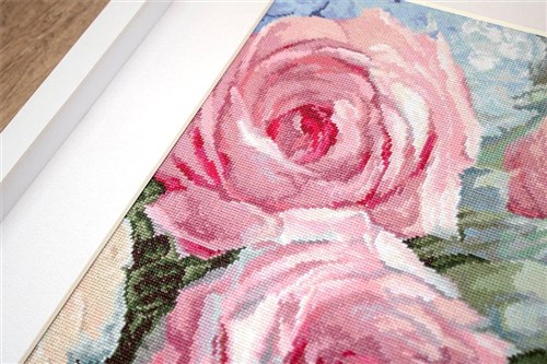 Counted Cross Stitch Kit Pale Pink Roses Leti928