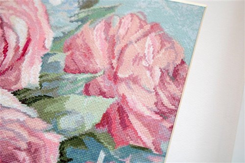 Counted Cross Stitch Kit Pale Pink Roses Leti928