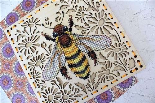 In The Daisy Field Yellow Bee O-017 Counted Cross Stitch Kit on Plywood