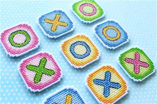 Tic-Tac-Toe magnets P-277 / SR-277 Plastic Canvas Counted Cross Stitch Kit