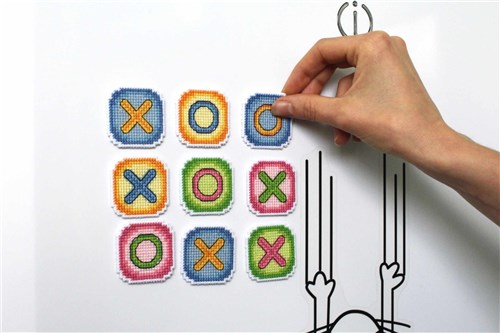 Tic-Tac-Toe magnets P-277 / SR-277 Plastic Canvas Counted Cross Stitch Kit