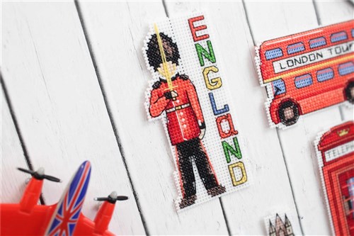 England Magnets P-305 / SR-305 Plastic Canvas Counted Cross Stitch Kit