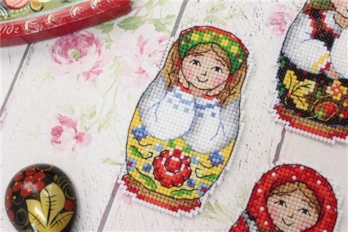 Matryoska Dolls P-337 / SR-337 Plastic Canvas Counted Cross Stitch Kit