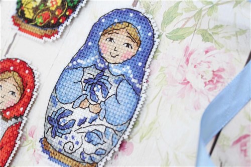 Matryoska Dolls P-337 / SR-337 Plastic Canvas Counted Cross Stitch Kit