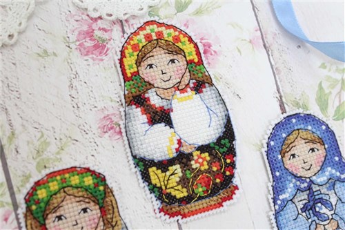 Matryoska Dolls P-337 / SR-337 Plastic Canvas Counted Cross Stitch Kit