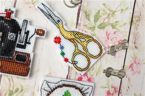 Needleworker P-339 / SR-339 Plastic Canvas Counted Cross Stitch Kit