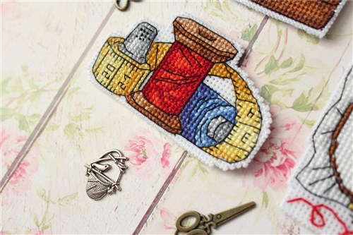 Needleworker P-339 / SR-339 Plastic Canvas Counted Cross Stitch Kit