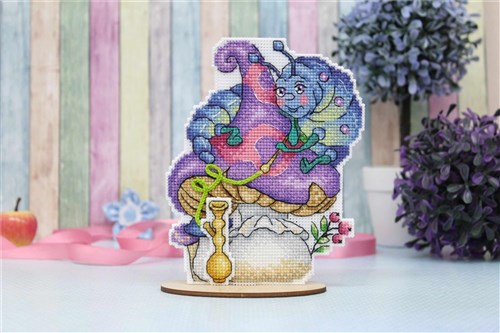 Wise Caterpillar P-400 / SR-400 Plastic Canvas Counted Cross Stitch Kit