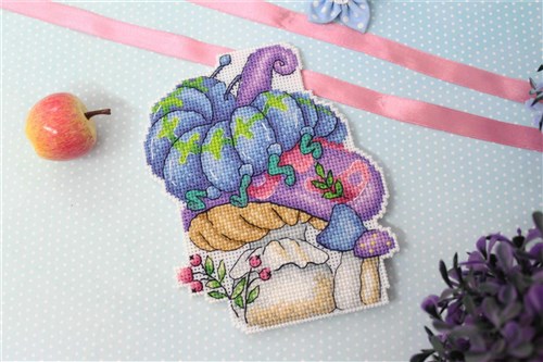 Wise Caterpillar P-400 / SR-400 Plastic Canvas Counted Cross Stitch Kit