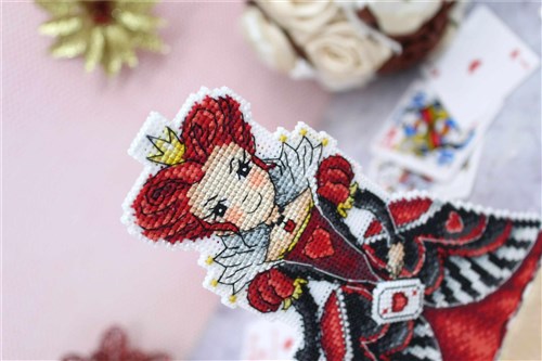 Red Queen P-401 / SR-401 Plastic Canvas Counted Cross Stitch Kit