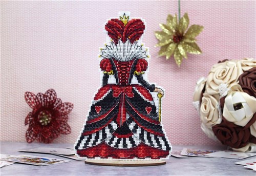 Red Queen P-401 / SR-401 Plastic Canvas Counted Cross Stitch Kit