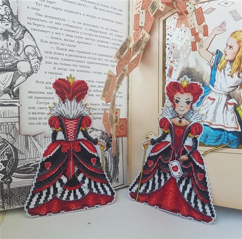 Red Queen P-401 / SR-401 Plastic Canvas Counted Cross Stitch Kit