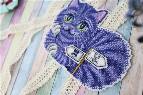 Chechire Cat Plastic Canvas Counted Cross Stitch Kit P-402 / SR-402
