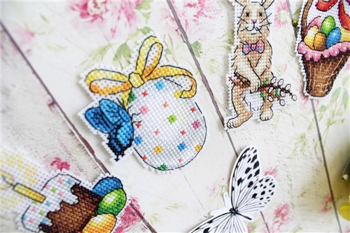 Easter Joy P-407 / SR-407 Plastic Canvas Counted Cross Stitch Kit