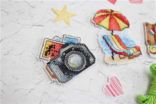 Sunny Vacation P-413 / SR-413 Plastic Canvas Counted Cross Stitch Kit