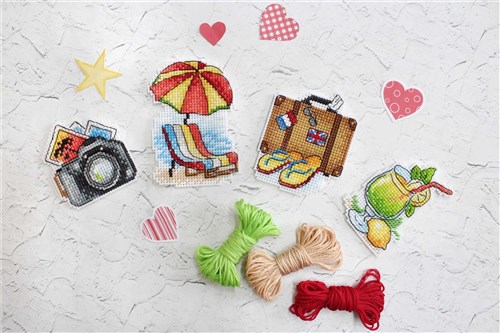 Sunny Vacation P-413 / SR-413 Plastic Canvas Counted Cross Stitch Kit