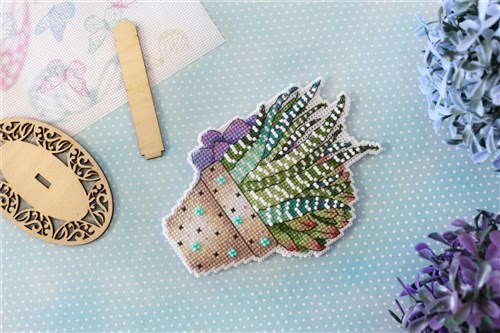 Flower Mood P-418 / SR-418 Plastic Canvas Counted Cross Stitch Kit